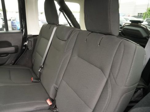 Used 2022 Jeep Wrangler Unlimited Sahara w/ Cold Weather Group image 13