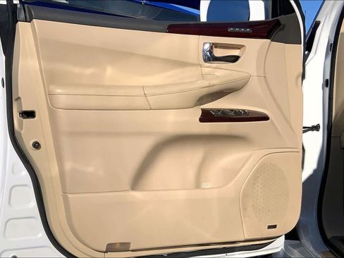 Used 2013 Lexus LX 570 4WD image 20