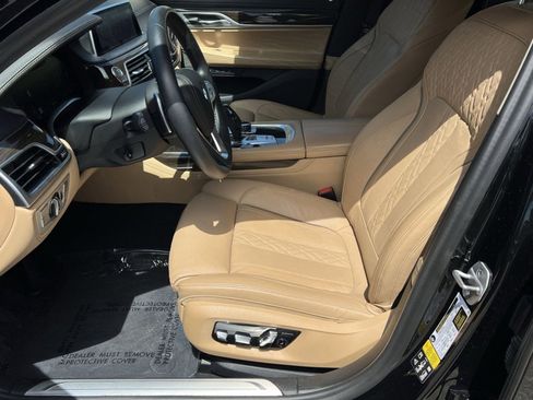 Used 2022 BMW 740i xDrive w/ Autobahn Package AWD/4WD image 14