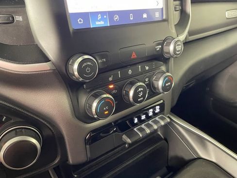 Used 2022 RAM 1500 Big Horn AWD/4WD image 8