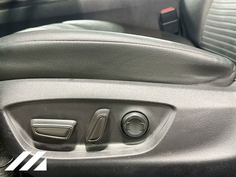 Used 2022 Toyota Camry SE w/ Convenience Package image 20