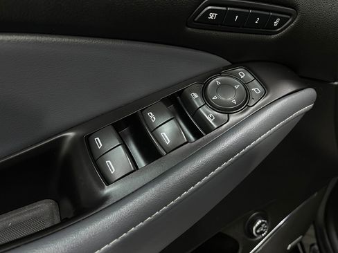 Used 2019 Buick Enclave Premium w/ Experience Buick Package image 17