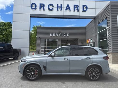 Used 2024 BMW X5 xDrive40i w/ M Sport Package AWD/4WD image 2