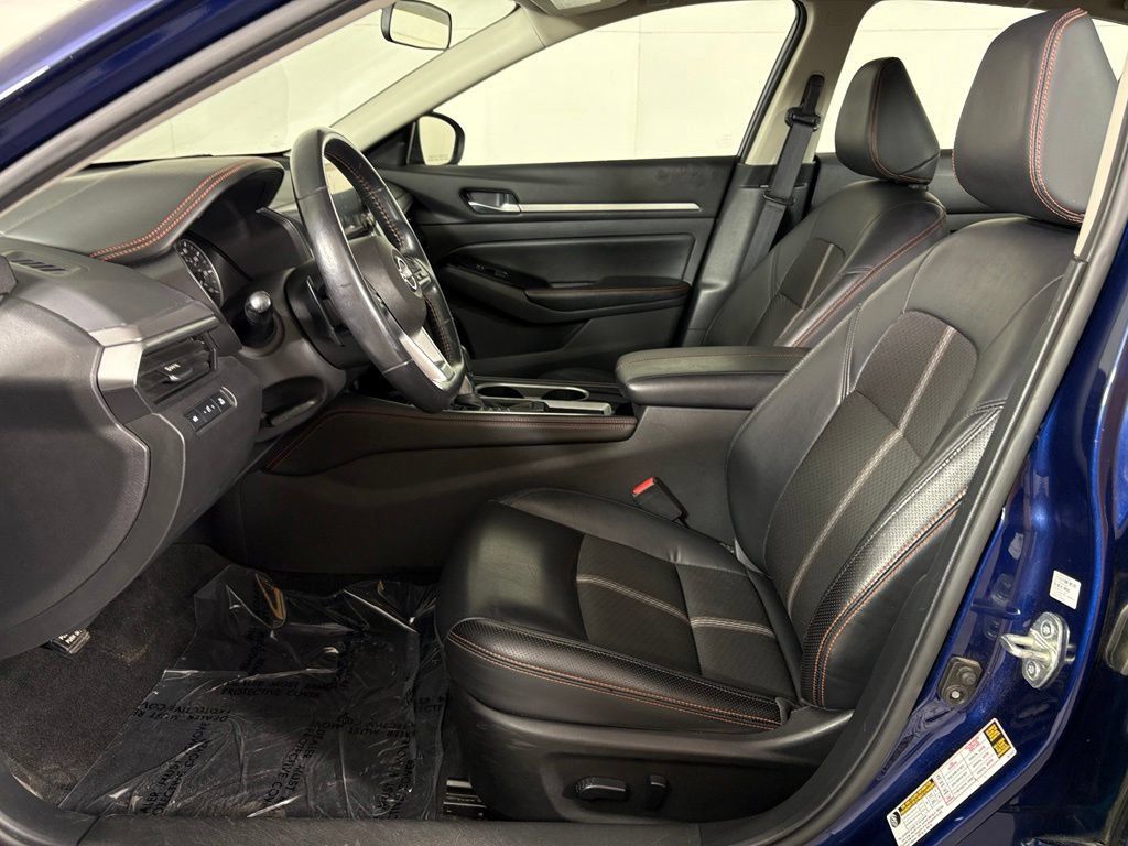 Used 2024 Nissan Altima 2.5 SR FWD image 17