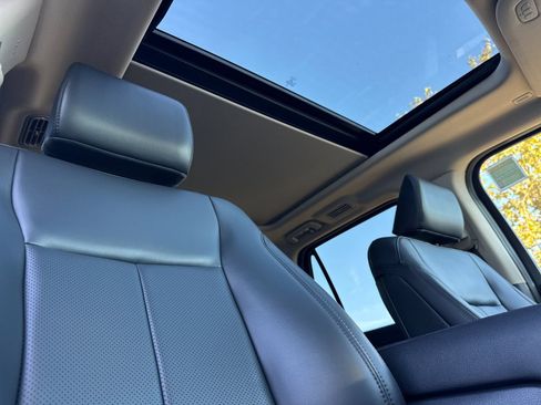 New 2024 Ford Expedition XLT image 19