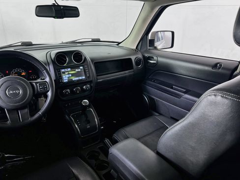 Used 2017 Jeep Patriot High Altitude AWD/4WD image 22