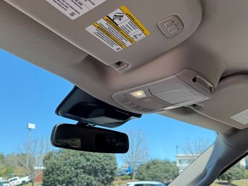 Used 2024 Ford Expedition Max XLT image 25