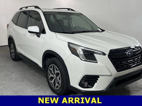 Used 2024 Subaru Forester Premium image 1