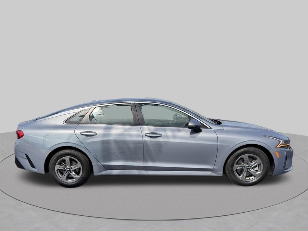Used 2022 Kia K5 LXS FWD image 4