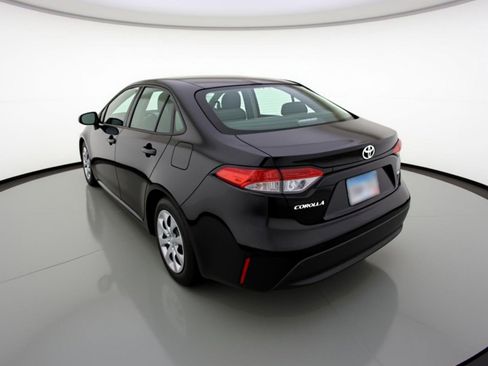 Used 2025 Toyota Corolla LE FWD image 6