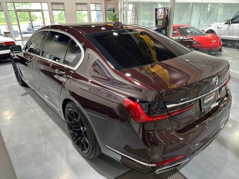 Used 2020 BMW 750i xDrive w/ Executive Package AWD/4WD image 26