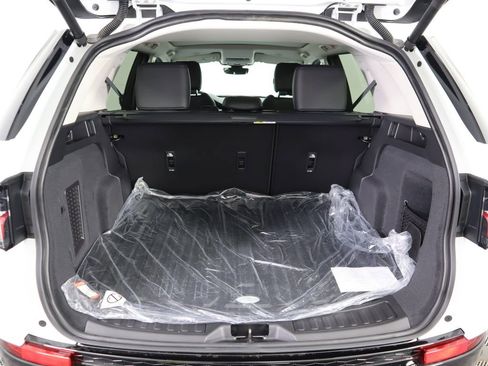 Certified 2024 Land Rover Discovery Sport S image 29