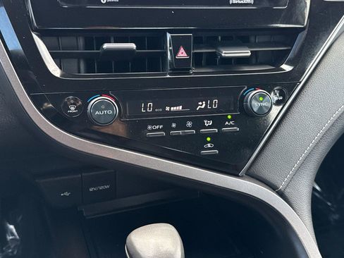 Used 2024 Toyota Camry SE w/ Convenience Package FWD image 22