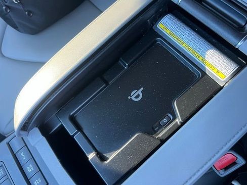 Used 2022 Toyota Highlander XLE image 38