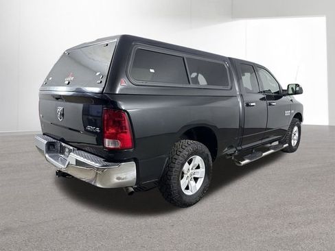 Used 2017 RAM 1500 Classic SLT AWD/4WD image 32