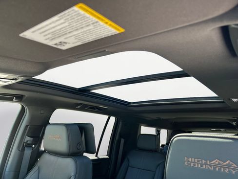 New 2026 Chevrolet Suburban High Country AWD/4WD image 17
