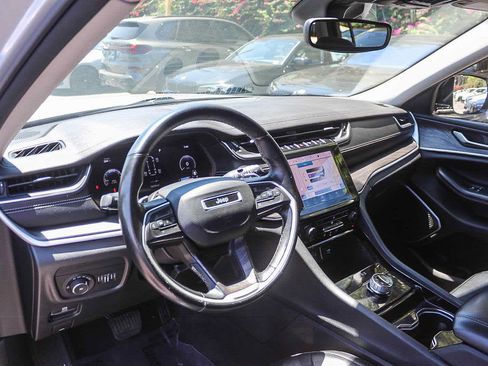 Used 2022 Jeep Grand Cherokee L Limited RWD image 16