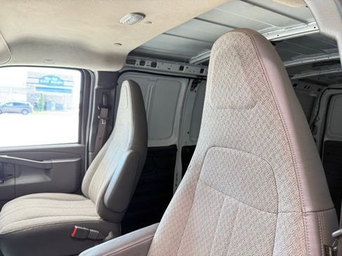 Used 2020 GMC Savana 2500 image 13