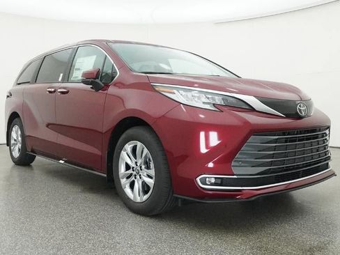 New 2026 Toyota Sienna Limited FWD image 29