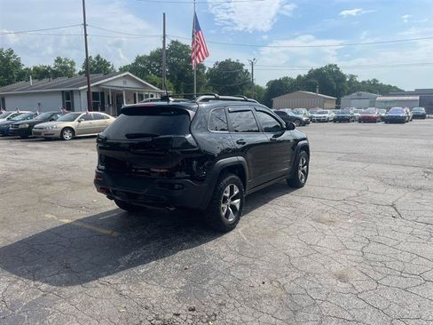Used 2017 Jeep Cherokee Trailhawk w/ Comfort & Convenience Group AWD/4WD image 5