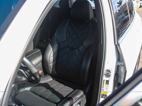 Used 2024 BMW X5 xDrive40i w/ Premium Package AWD/4WD image 25