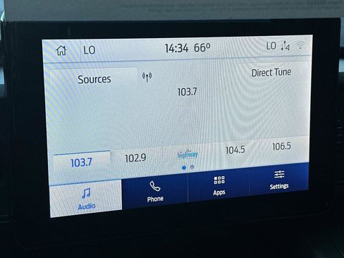 Used 2020 Ford Explorer XLT image 21