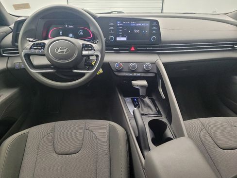 Used 2024 Hyundai Elantra SE FWD image 22