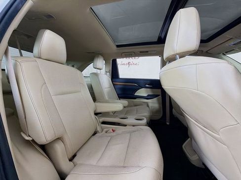 Used 2019 Toyota Highlander Limited Platinum image 34
