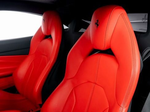 Used 2021 Ferrari F8 Tributo image 21