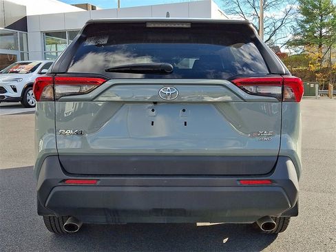 Used 2021 Toyota RAV4 XLE w/ Convenience Package image 5