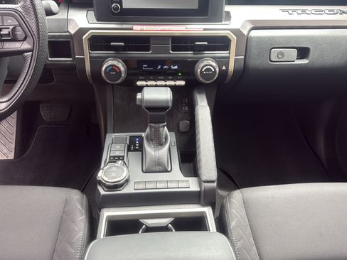 Used 2026 Toyota Tacoma SR5 AWD/4WD image 15