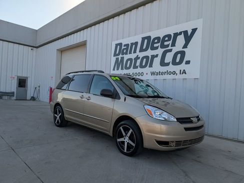 Used 2004 Toyota Sienna CE image 1