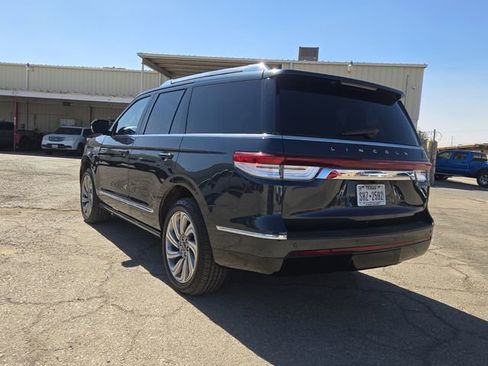 Used 2022 Lincoln Navigator Reserve image 4
