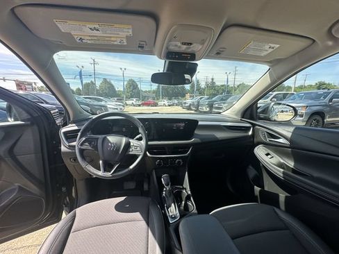 Used 2024 Buick Encore GX Preferred AWD/4WD image 22