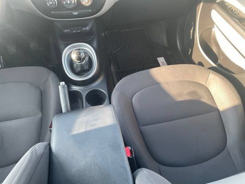 Used 2015 Kia Soul FWD image 22