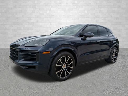 Used 2024 Porsche Cayenne AWD/4WD image 5