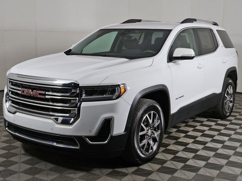 Used 2023 GMC Acadia SLE w/ Driver Convenience Package image 9