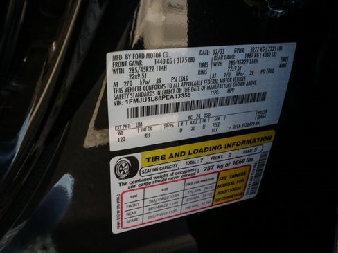 Used 2023 Ford Expedition Platinum image 32