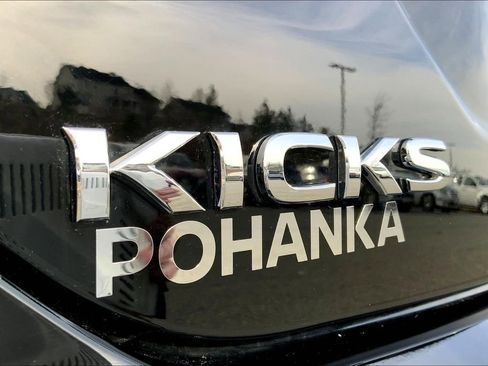 Certified 2022 Nissan Kicks SV image 7