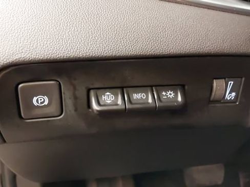 Used 2024 Buick Enclave Premium AWD/4WD image 26