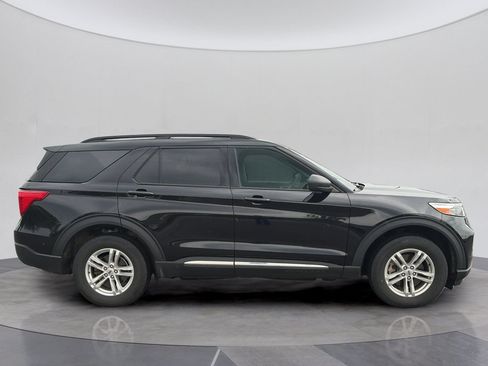 Certified 2023 Ford Explorer XLT AWD/4WD image 9