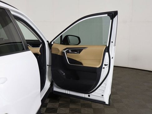 Used 2023 Toyota RAV4 XLE w/ Convenience Package image 19