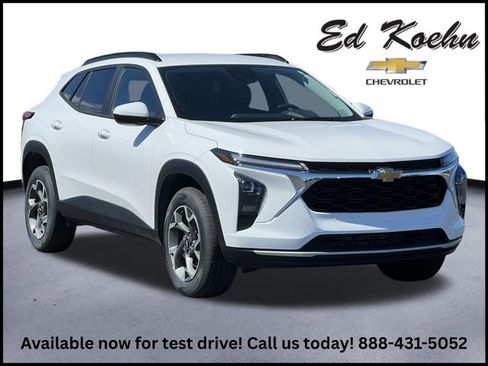Used 2024 Chevrolet Trax LT w/ Driver Confidence Package FWD image 1