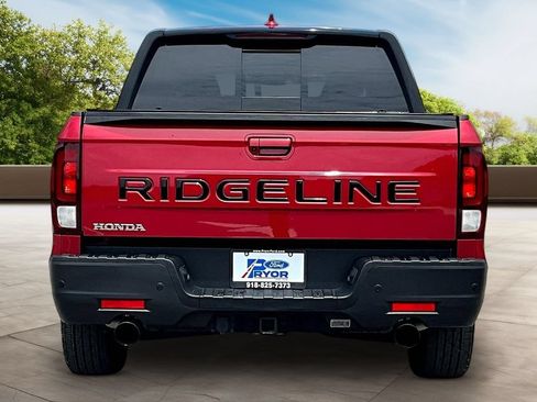 Used 2025 Honda Ridgeline Black Edition image 4