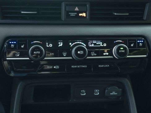 Used 2026 Honda Pilot Black Edition image 34