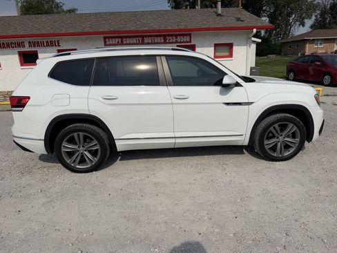 Used 2018 Volkswagen Atlas SEL AWD/4WD image 2