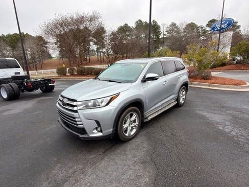 Used 2019 Toyota Highlander Limited image 17
