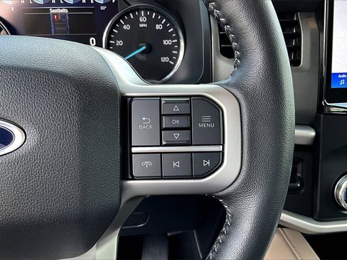 Used 2024 Ford Expedition XLT image 18