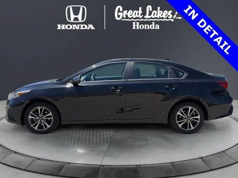 Used 2024 Kia Forte LXS w/ LXS Technology Package FWD image 3