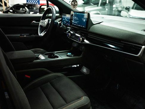 Used 2024 Honda Prologue EX image 13